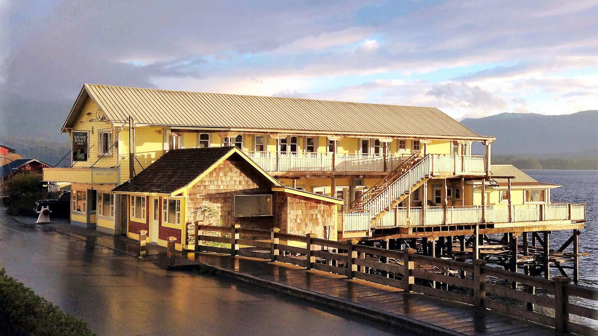 Seine Boat Inn Alert Bay Exterior foto